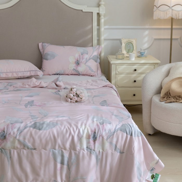 91家纺网 家纺一手货源 找家纺 棉生活家纺 2025新款春夏莫代尔天丝夏被 若兮粉