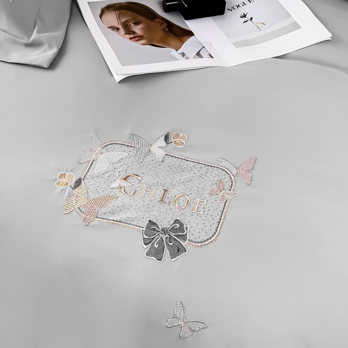 91家纺网 家纺一手货源 找家纺 （总）曲之慕 2025新品四季款高端刺绣四件套简约可水洗轻奢纯色刺绣四件套--梦飞令