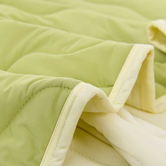 91家纺网 家纺一手货源 找家纺 圣楚 2025新款梦境凉感丝夏凉被 果绿-奶黄