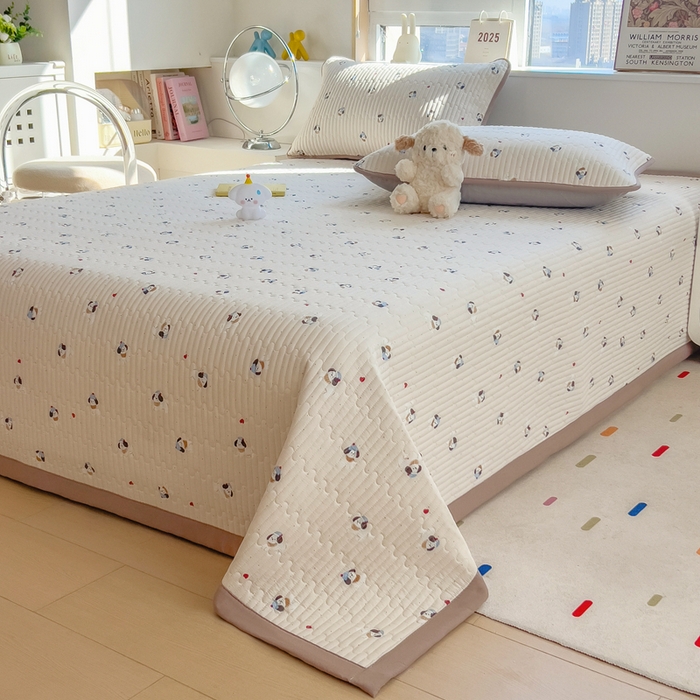 91家纺网 家纺一手货源 找家纺 慕木家纺 2025新款A类高克重四季款针织棉双层纱多功能床盖可铺可盖 开心小狗