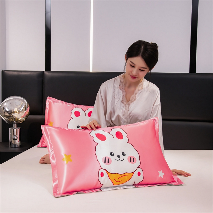 91家纺网 家纺一手货源 找家纺 梦舒羽 2025新款可水洗冰丝卡通枕套宿舍48x74cm单人凉爽枕头套 乖萌兔