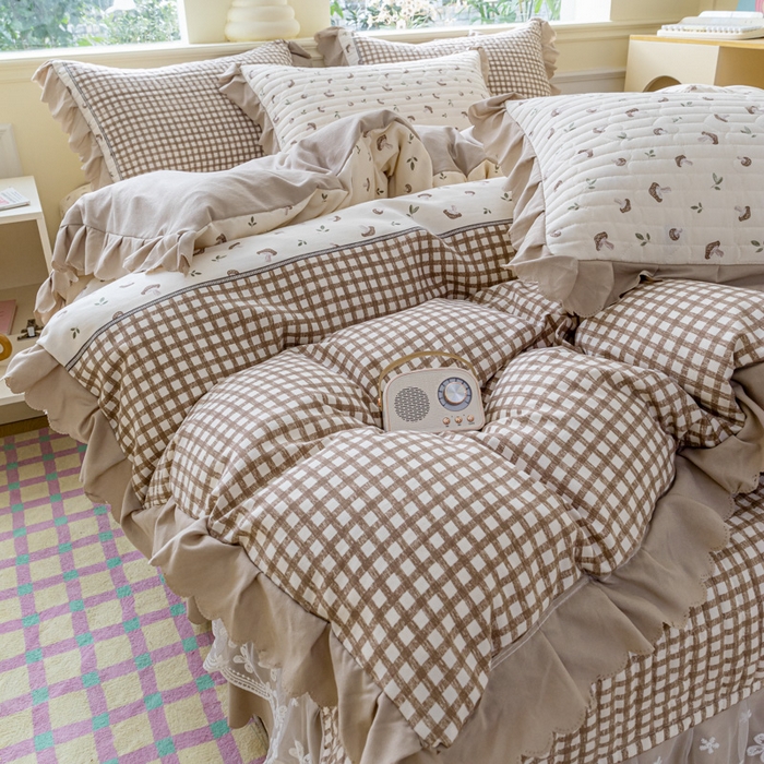 91家纺网 家纺一手货源 找家纺 珍爱家纺 2025新款A类针织棉双层纱夹棉床盖床裙花边单件三件四件套蘑菇