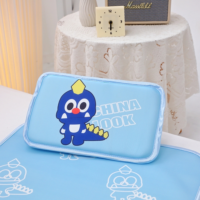 91家纺网 家纺一手货源 找家纺 八零年代 2025新品云柔牛奶丝儿童凉席套件恐龙王子