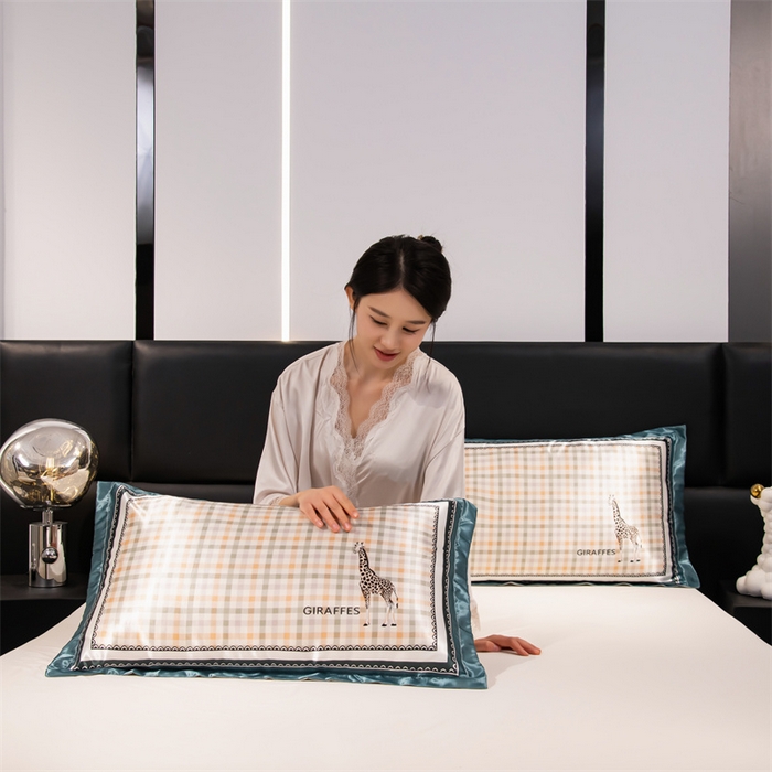 91家纺网 家纺一手货源 找家纺 梦舒羽 2025新款可水洗冰丝卡通枕套宿舍48x74cm单人凉爽枕头套 长颈鹿