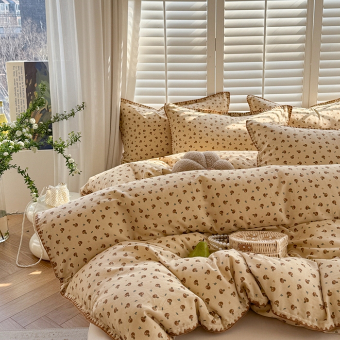 91家纺网 家纺一手货源 找家纺 金丝鸟家纺 2025新款全棉双层纱贝壳边四件套花卉系列 蘑菇园