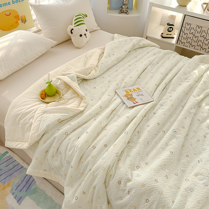 91家纺网 家纺一手货源 找家纺 2025新款A类印花泡泡纱大豆夏凉被被子被芯 爱心