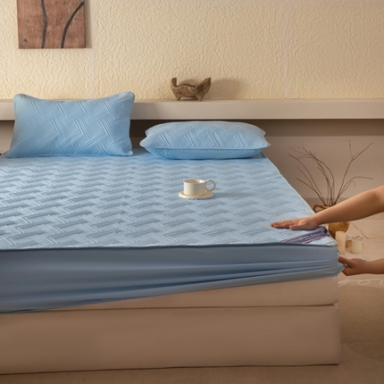 91家纺网 家纺一手货源 找家纺 莱登卡奴 2025新款A类原棉磨毛大豆夹棉床笠云纹系列 云纹-浅蓝