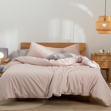 91家纺网 家纺一手货源 找家纺 玖弘家居 2025新款水洗棉单被套 粉密条