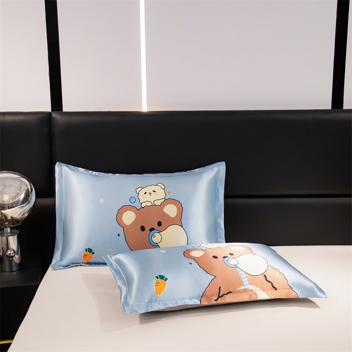 91家纺网 家纺一手货源 找家纺 梦舒羽 2025新款可水洗冰丝卡通枕套宿舍48x74cm单人凉爽枕头套 乖巧熊宝