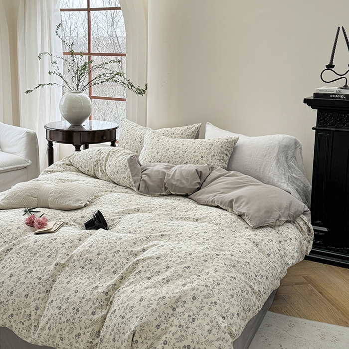 91家纺网 家纺一手货源 找家纺 2025新款全棉有氧双层纱四件套-碎花系列 秋月白