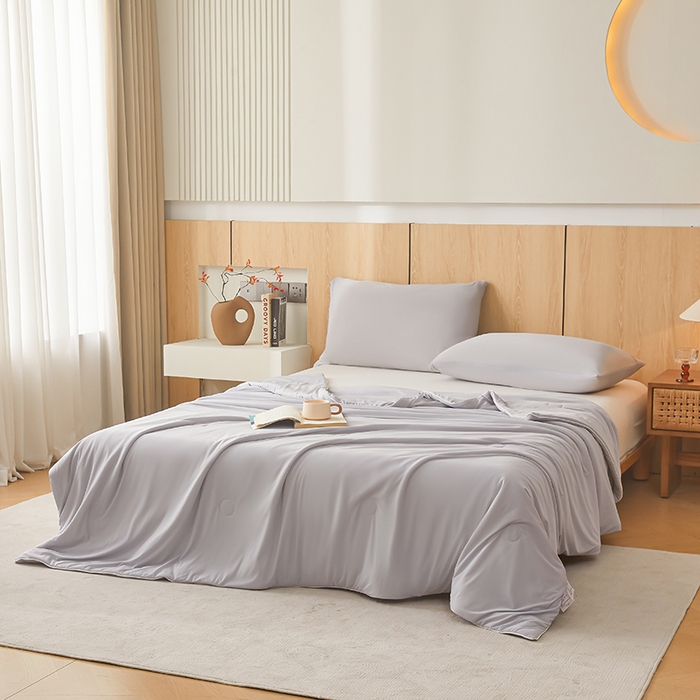 91家纺网 家纺一手货源 找家纺 居易简 2025新款夏被空调被A类云母氨纶凉感丝夏凉被（可供外贸跨境）  山灰