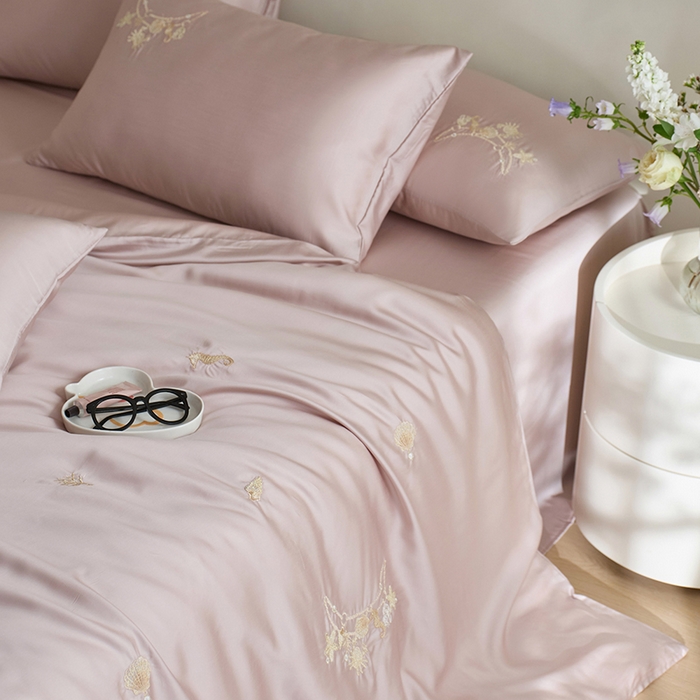 91家纺网 家纺一手货源 找家纺 千朵森 2025新款60s奥地利进口兰精天丝四件套-星慕 星慕-浅香思