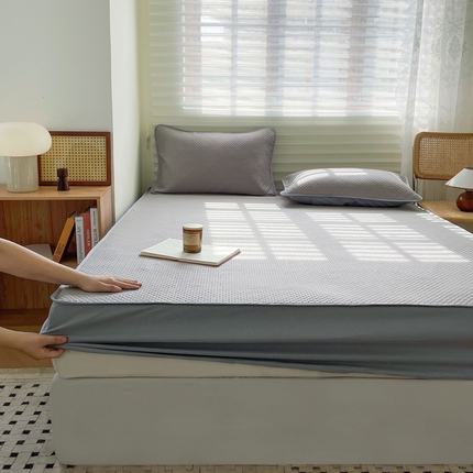 91家纺网 家纺一手货源 找家纺 莱登卡奴 2025新款A类宝宝棉针织棉大豆夹棉床笠 夹棉款-中灰