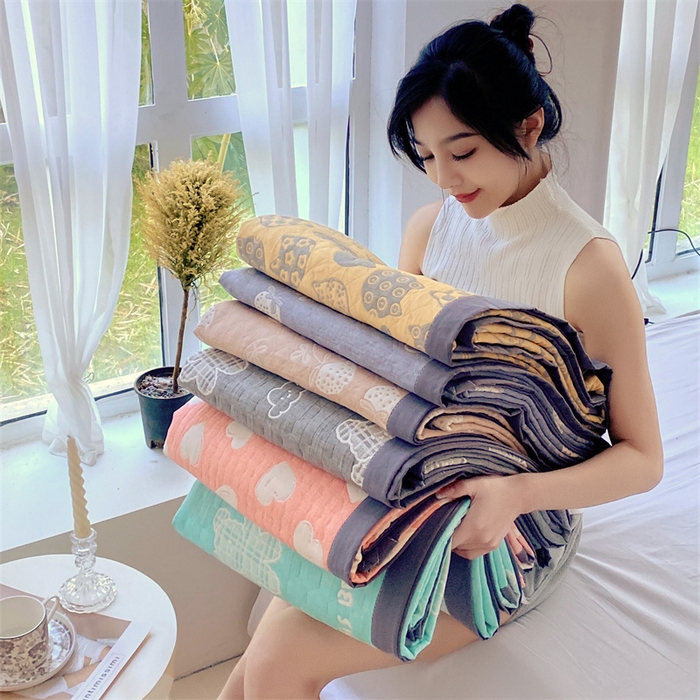 91家纺网 家纺一手货源 找家纺 鸣升家纺 2025新款a类全棉三层纱多功能毛巾被盖毯床单夏被空调被 叠拍