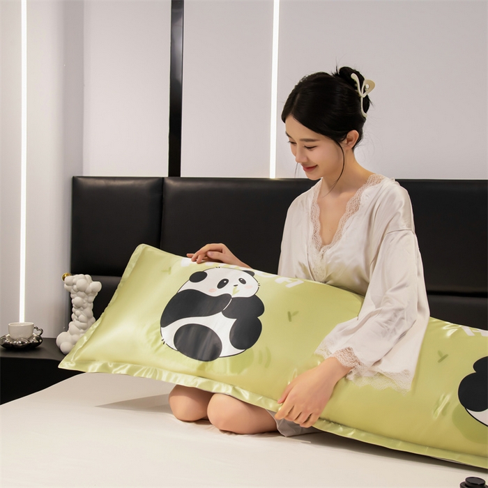 91家纺网 家纺一手货源 找家纺 梦舒羽 2025新款可水洗冰丝双人枕套凉爽情侣枕头套枕芯套 快乐熊猫