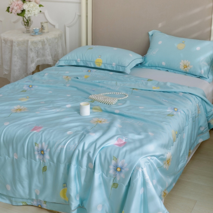 91家纺网 家纺一手货源 找家纺 棉生活家纺 2025新款春夏莫代尔天丝夏被 爱的味道