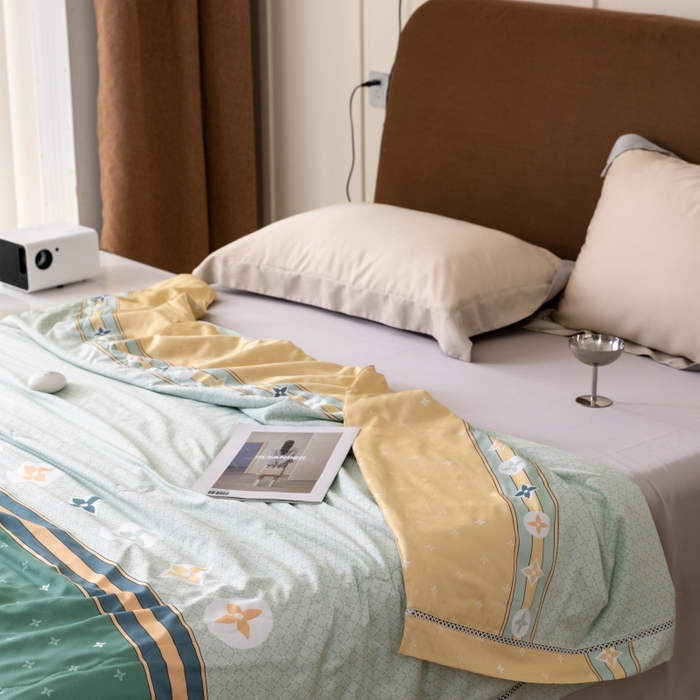 91家纺网 家纺一手货源 找家纺 棉生活家纺 2025新款春夏莫代尔天丝夏被 戴斯绿