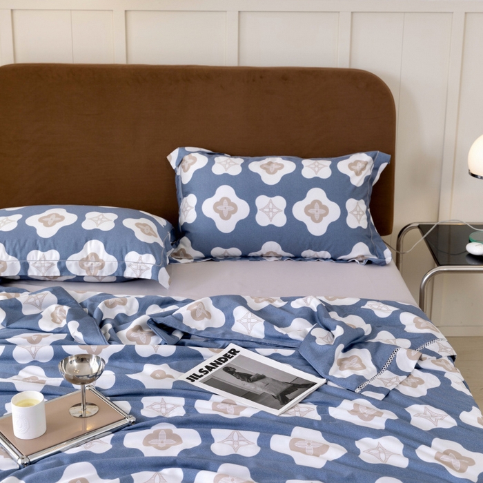 91家纺网 家纺一手货源 找家纺 棉生活家纺 2025新款春夏莫代尔天丝夏被 莫尔蓝