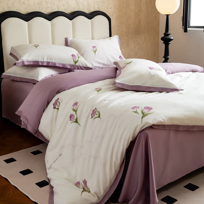91家纺网 家纺一手货源 找家纺 金奇达2025新款【曼妙庄园】-轻氧水光天丝棉四件套（标准号全网控价（折后券后）不低于268） 玫瑰花语-魅紫