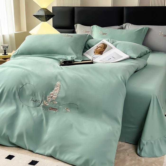 91家纺网 家纺一手货源 找家纺 曲之慕 2025新品四季款高端刺绣四件套简约可水洗轻奢纯色刺绣四件套 大麦浅绿