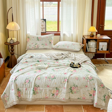 91家纺网 家纺一手货源 找家纺 欢乐季  2025新款A类抗菌双层纱大豆夏凉被空调被夏被四件套 爱意浓