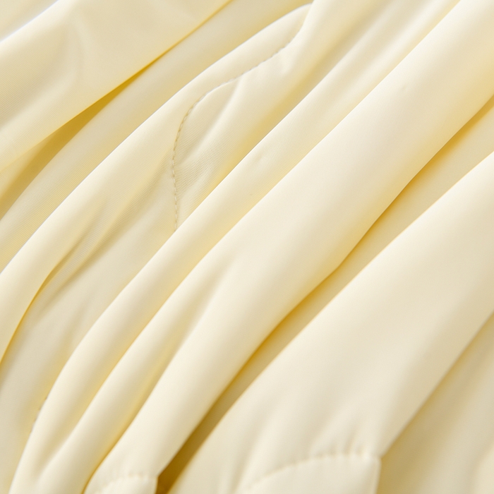 91家纺网 家纺一手货源 找家纺 圣楚 2025新款优雅凉感丝夏被 清新草莓