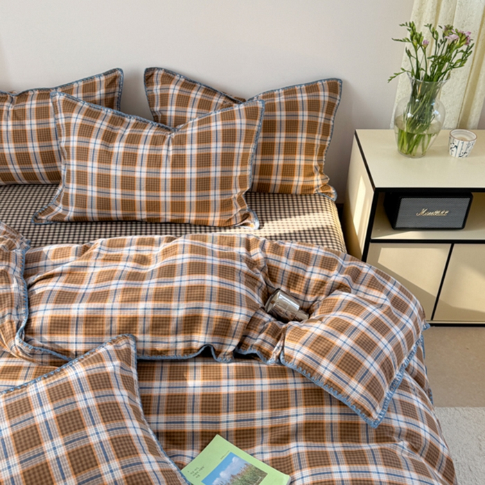 91家纺网 家纺一手货源 找家纺 金丝鸟家纺 2025新款全棉双层纱贝壳边四件套格子系列 青梅田格
