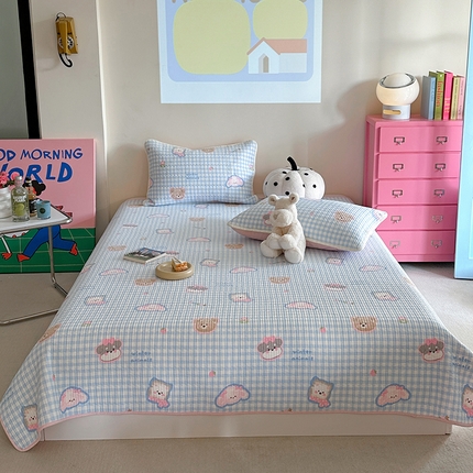 91家纺网 家纺一手货源 找家纺 麦伦家居 2025新款高温砂洗全棉床盖印花床盖 甜蜜小狗