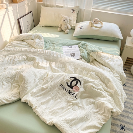 91家纺网 家纺一手货源 找家纺 （总）灰鲸 2025新款泡泡纱艾丽莎刺绣夏被四件套系列