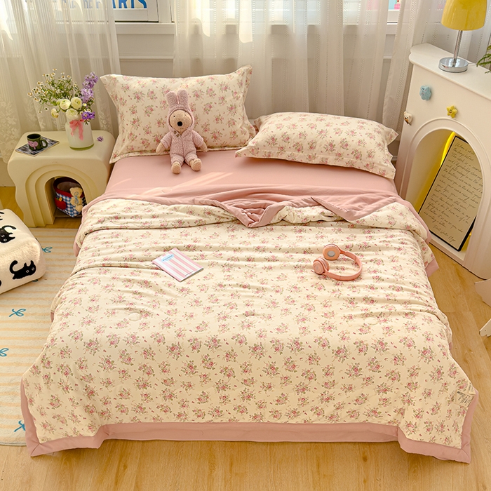 91家纺网 家纺一手货源 找家纺 芯恋家居 2025新款针织棉双层纱夏被夏被四件套 风吟诗