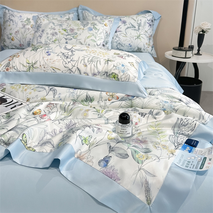 91家纺网 家纺一手货源 找家纺 笙意家纺 2025新款水洗冰丝数码印花拼角宽边夏被 七彩福蝶