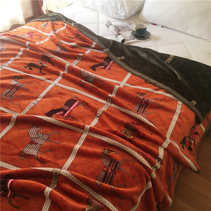 91家纺网 家纺一手货源 找家纺 卡奥2025AB版云貂绒毛毯直播爆款法莱绒休闲盖毯沙发毯午睡毯空调毯子 马车