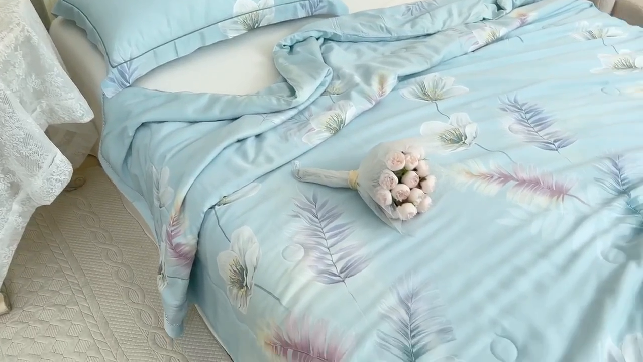 91家纺网 家纺一手货源 找家纺 棉生活家纺 2025新款春夏莫代尔天丝夏被 彩羽