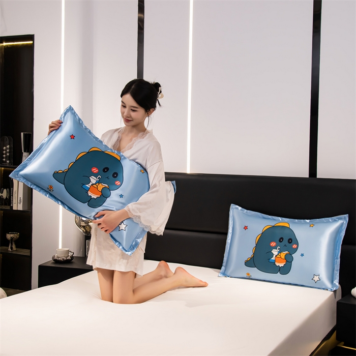 91家纺网 家纺一手货源 找家纺 梦舒羽 2025新款可水洗冰丝卡通枕套宿舍48x74cm单人凉爽枕头套 贪吃龙
