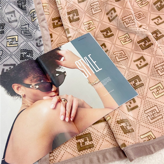 91家纺网 家纺一手货源 找家纺 卡奥2025AB版云貂绒毛毯直播爆款法莱绒休闲盖毯沙发毯午睡毯空调毯子 粉格瑞