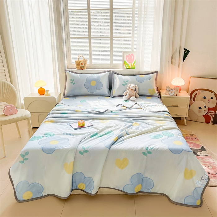 91家纺网 家纺一手货源 找家纺 2025新款A类碳光冰丝印花凉席学生床席空调被夏被四件套配送买家秀 花语