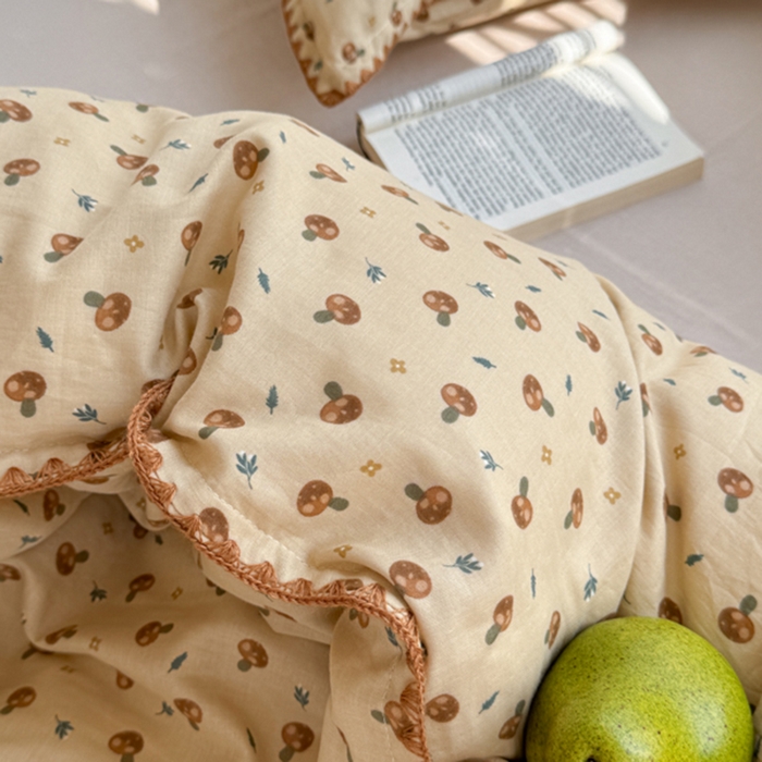 91家纺网 家纺一手货源 找家纺 金丝鸟家纺 2025新款全棉双层纱贝壳边四件套花卉系列 蘑菇园