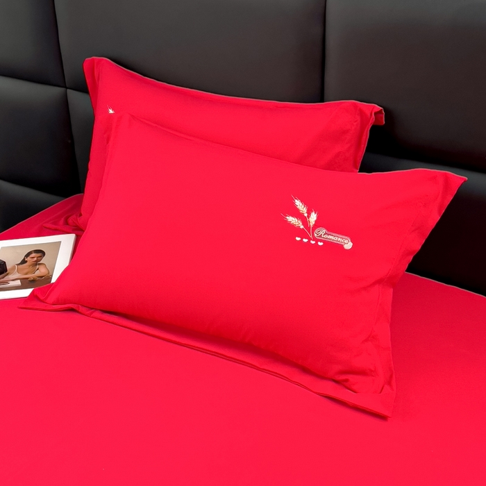 91家纺网 家纺一手货源 找家纺 曲之慕 2025新品四季款高端刺绣四件套简约可水洗轻奢纯色刺绣四件套 大麦大红