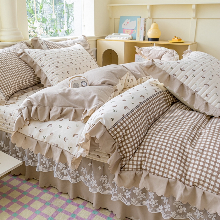 91家纺网 家纺一手货源 找家纺 珍爱家纺 2025新款A类针织棉双层纱夹棉床盖床裙花边单件三件四件套蘑菇