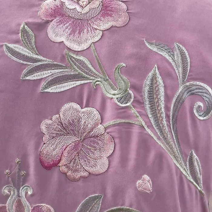 91家纺网 家纺一手货源 找家纺 曲之慕 2025新品四季款高端刺绣四件套简约可水洗轻奢纯色刺绣四件套 馨花漫舞烟紫