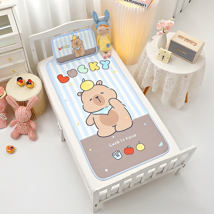 91家纺网 家纺一手货源 找家纺 八零年代 2025新品云柔牛奶丝儿童凉席套件条纹卡皮