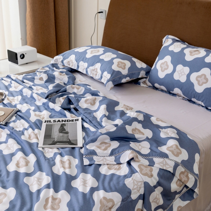 91家纺网 家纺一手货源 找家纺 棉生活家纺 2025新款春夏莫代尔天丝夏被 莫尔蓝