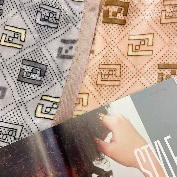 91家纺网 家纺一手货源 找家纺 卡奥2025AB版云貂绒毛毯直播爆款法莱绒休闲盖毯沙发毯午睡毯空调毯子 粉格瑞