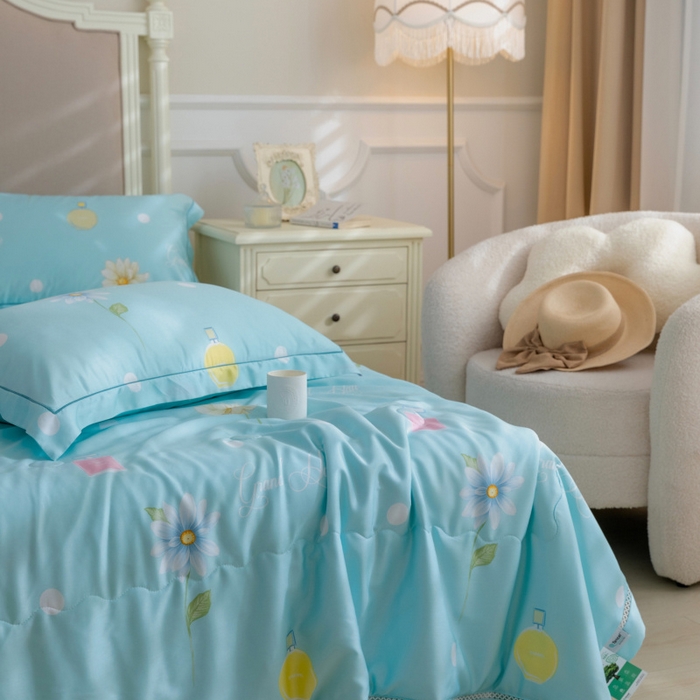 91家纺网 家纺一手货源 找家纺 棉生活家纺 2025新款春夏莫代尔天丝夏被 爱的味道