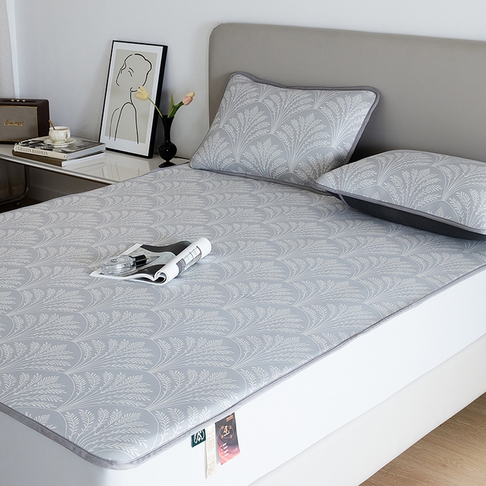 91家纺网 家纺一手货源 找家纺 千朵森 2025新款冰岛冰感丝床笠款凉席三件套-风格一 冰岛-山梗灰