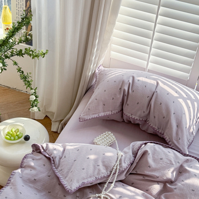 91家纺网 家纺一手货源 找家纺 金丝鸟家纺 2025新款全棉双层纱贝壳边四件套花卉系列 密语小结