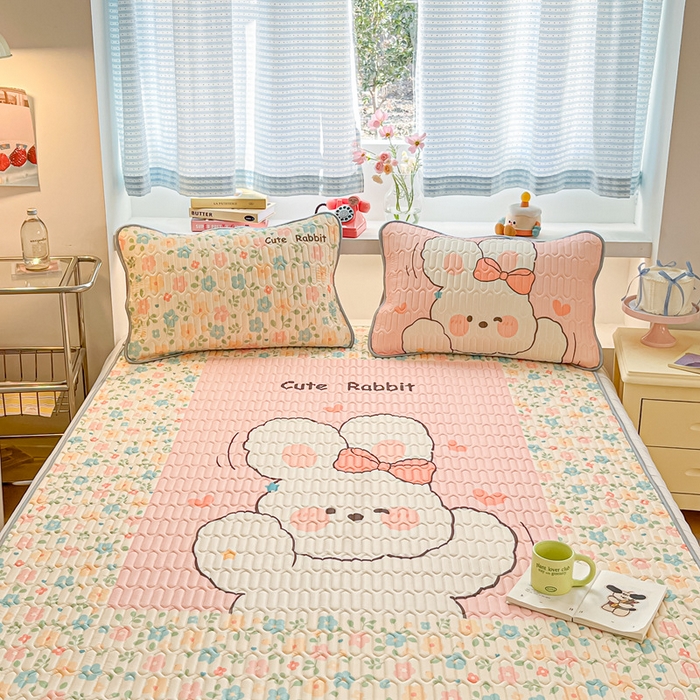 91家纺网 家纺一手货源 找家纺 川悦生活 2025新款大阪凉感丝凉席 花田奶兔