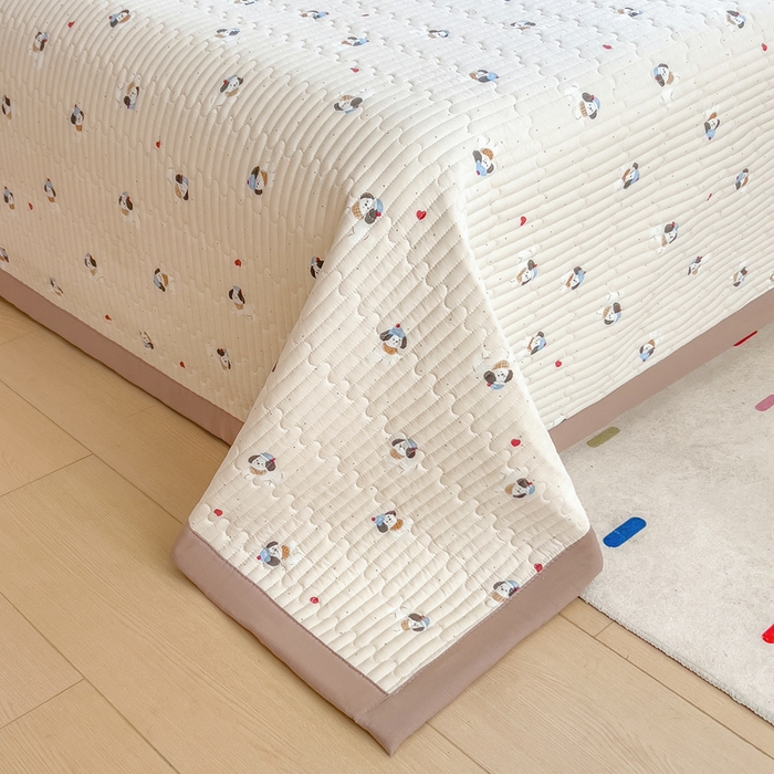 91家纺网 家纺一手货源 找家纺 慕木家纺 2025新款A类高克重四季款针织棉双层纱多功能床盖可铺可盖 开心小狗