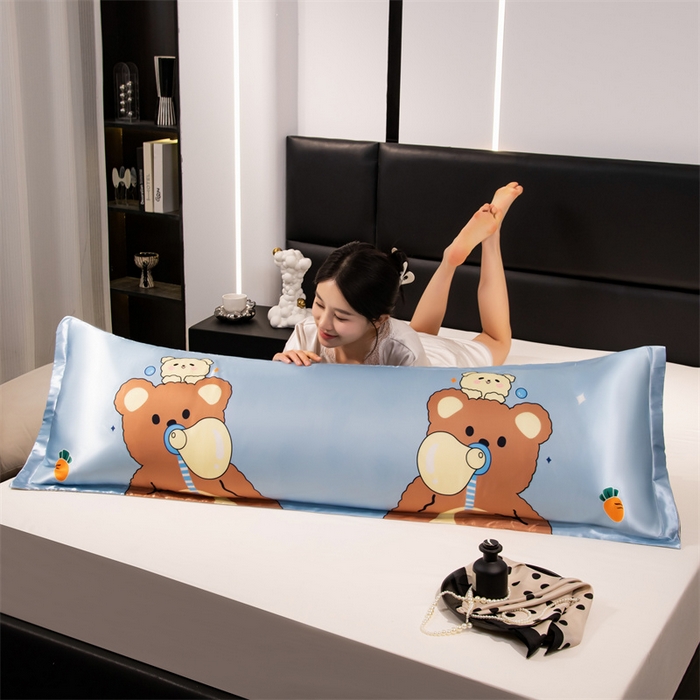 91家纺网 家纺一手货源 找家纺 梦舒羽 2025新款可水洗冰丝双人枕套凉爽情侣枕头套枕芯套 乖巧熊宝