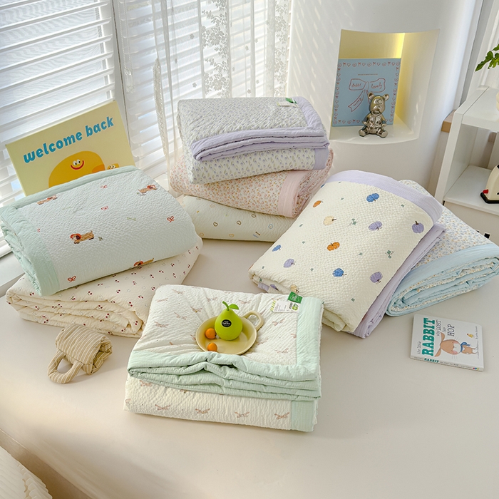 91家纺网 家纺一手货源 找家纺 2025新款A类印花泡泡纱大豆夏凉被被子被芯 叠拍图